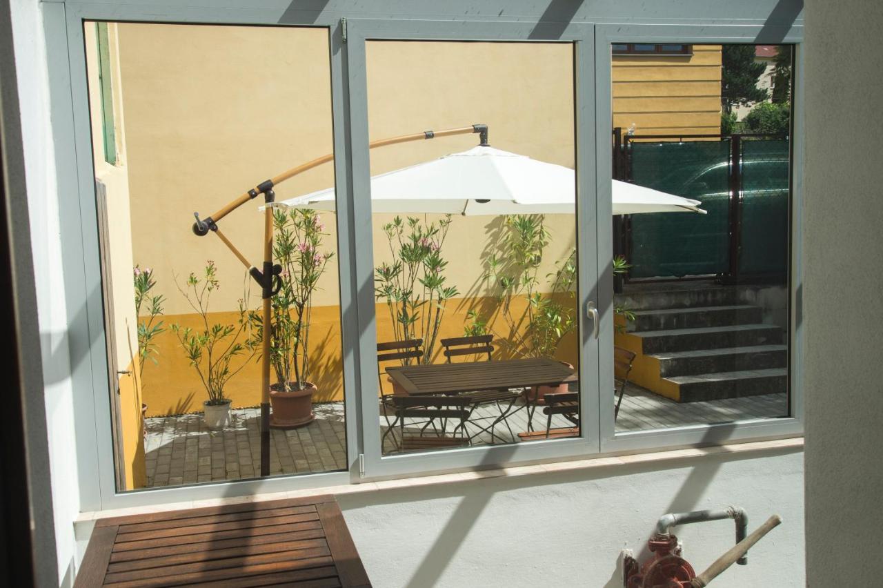 Ubytovani Domecek V Mikulove Apartment Exterior photo